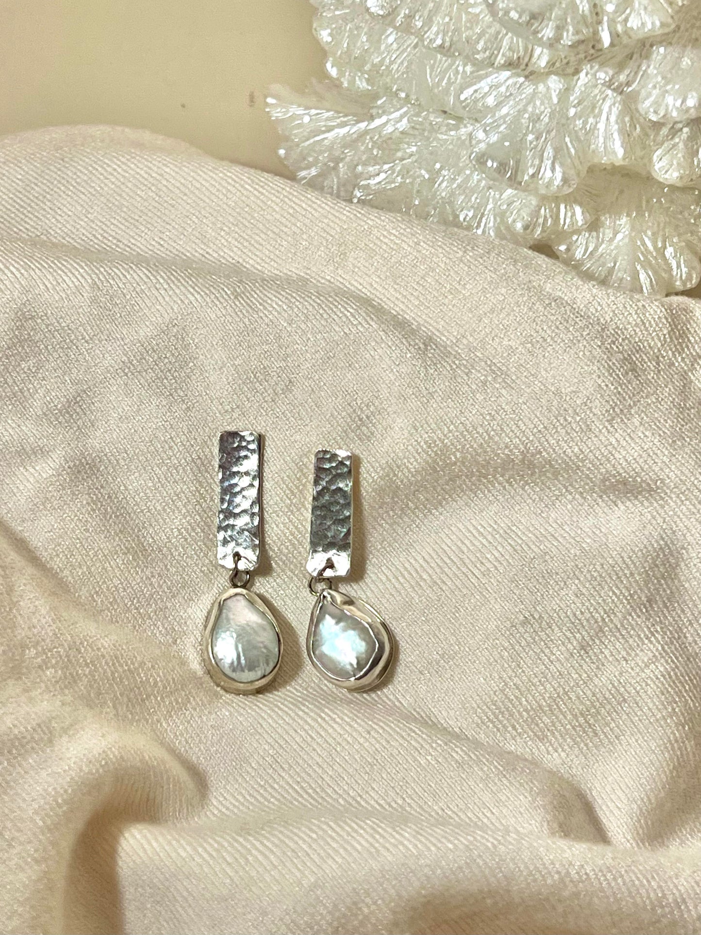 Water Droplet Pearl Earrings